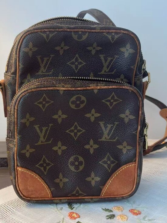 Louis Vuitton Handbags - Louis Vuitton Vintage Danube Monogram Camera Crossbody Bag